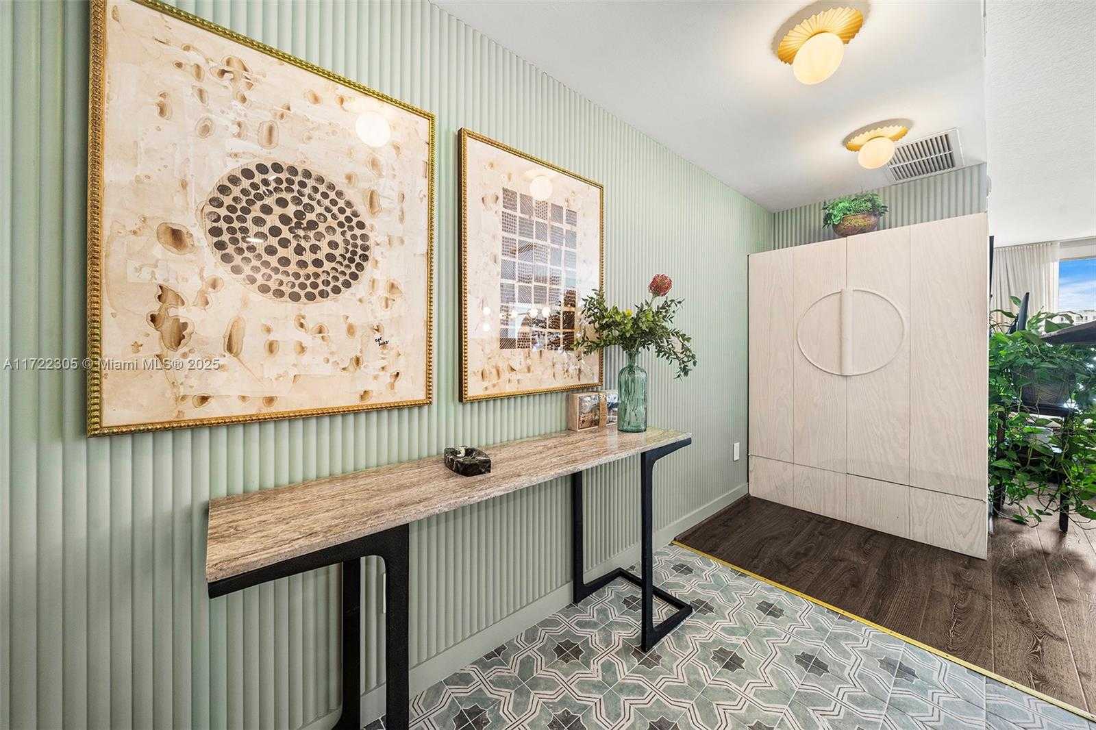 Small Image of 325 SOUTH BISCAYNE BLVD #2919, Miami Number 5