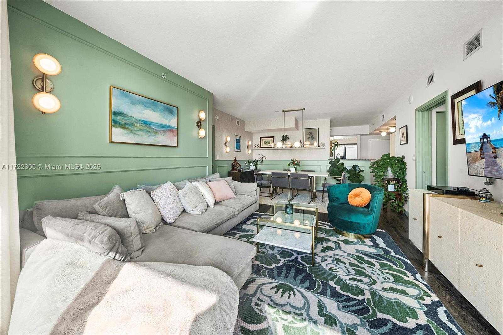 Small Image of 325 SOUTH BISCAYNE BLVD #2919, Miami Number 6