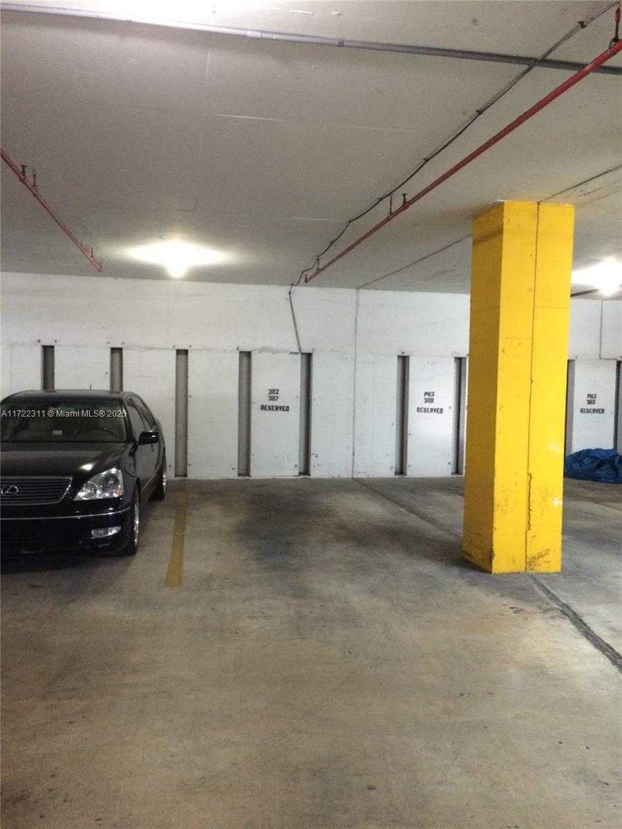 Small Image of 100 LINCOLN RD #302, Miami Beach Number 17