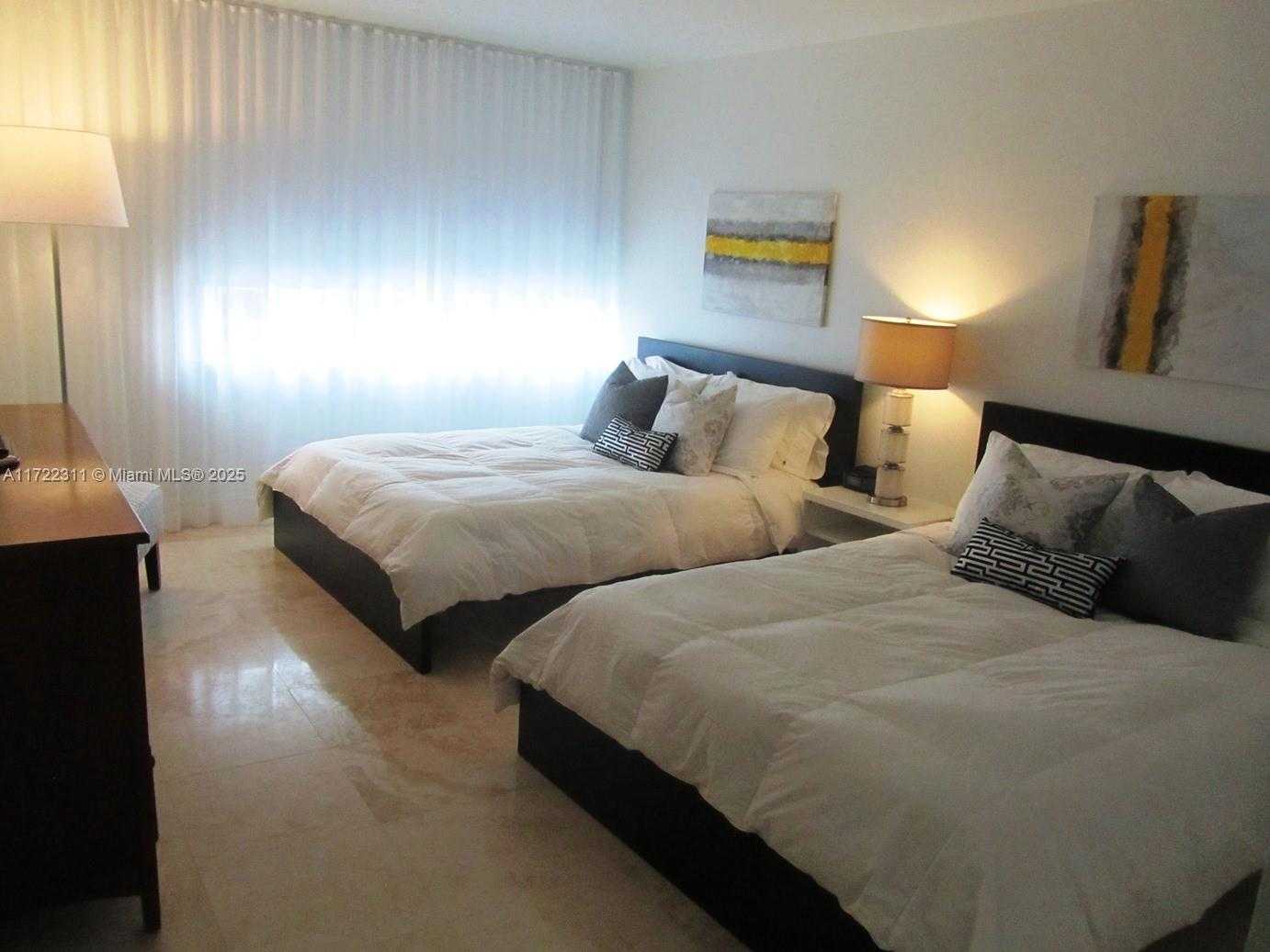 Small Image of 100 LINCOLN RD #302, Miami Beach Number 2