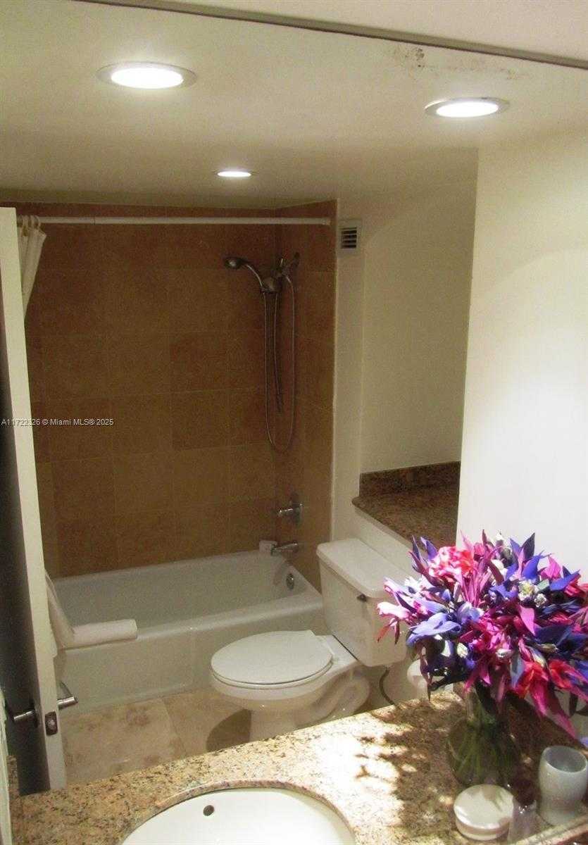 Small Image of 100 LINCOLN RD #847, Miami Beach Number 10