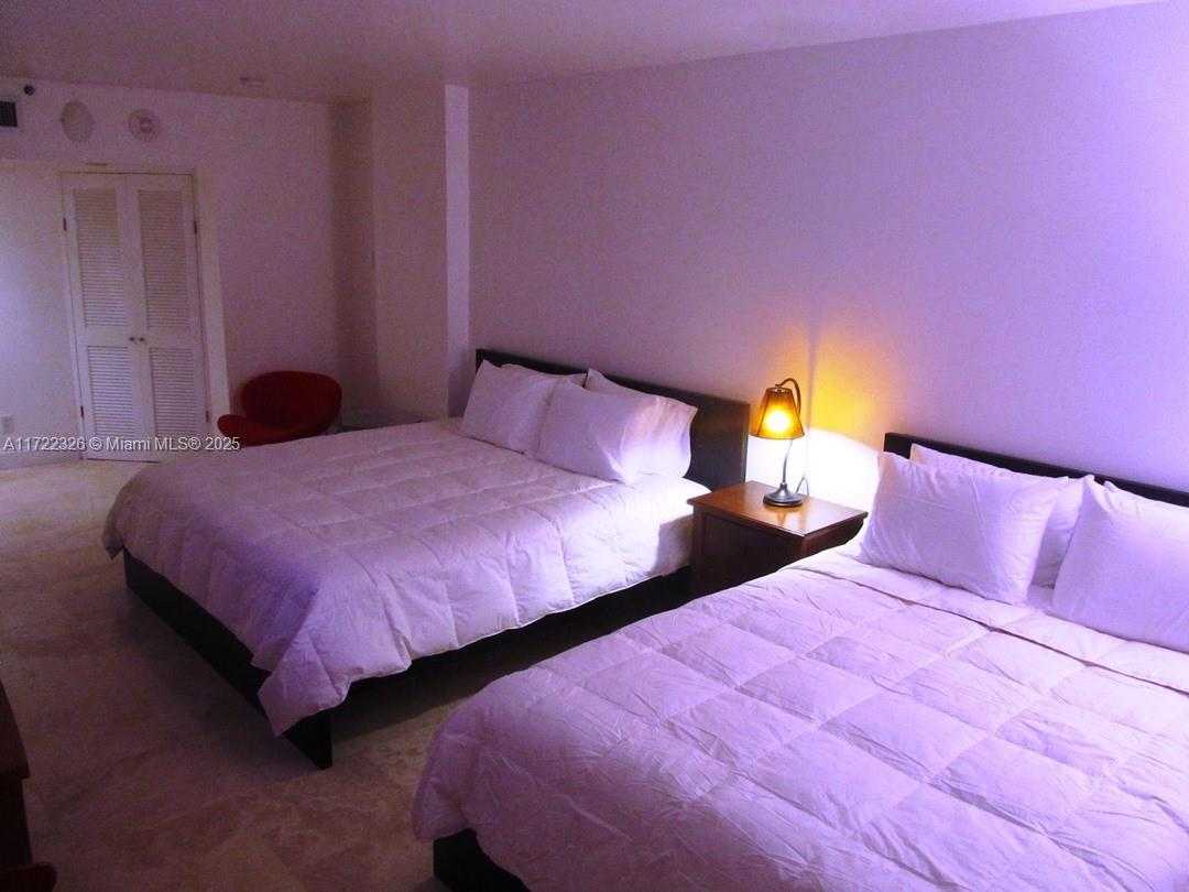 Small Image of 100 LINCOLN RD #847, Miami Beach Number 4