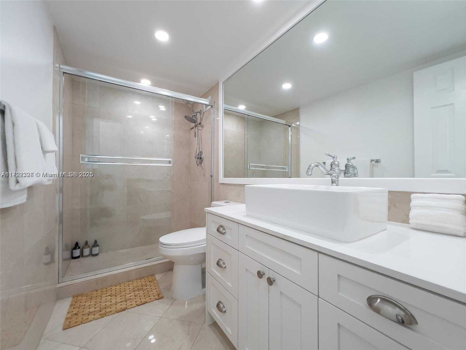 Small Image of 5161 COLLINS AVE #812, Miami Beach Number 12