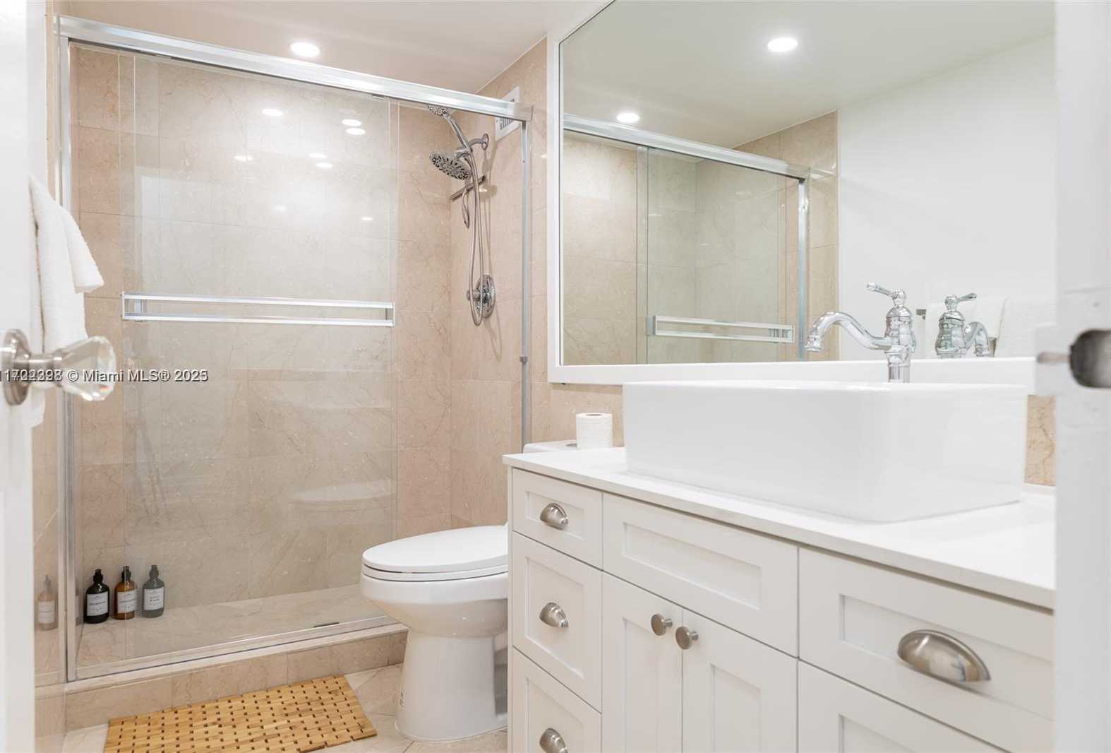 Small Image of 5161 COLLINS AVE #812, Miami Beach Number 14