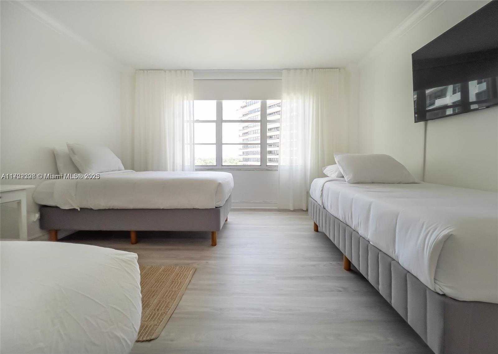 Small Image of 5161 COLLINS AVE #812, Miami Beach Number 15