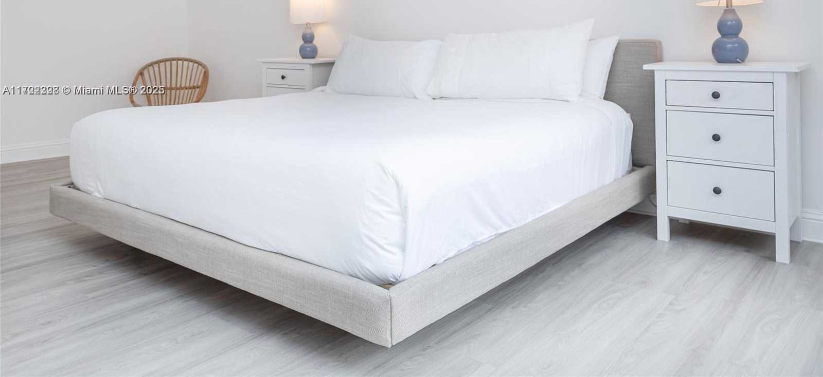 Small Image of 5161 COLLINS AVE #812, Miami Beach Number 16