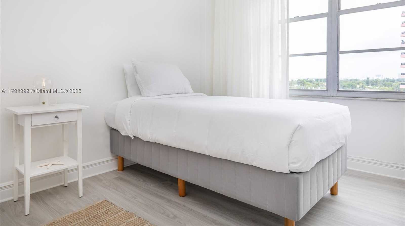 Small Image of 5161 COLLINS AVE #812, Miami Beach Number 19