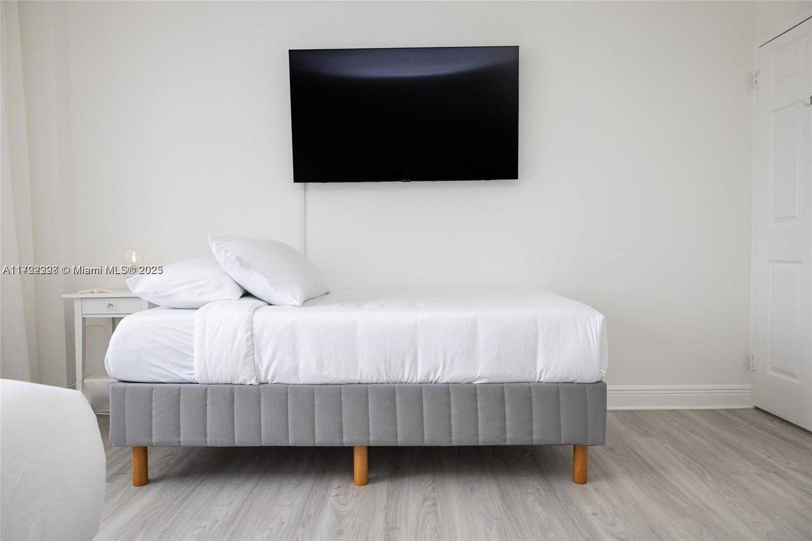 Small Image of 5161 COLLINS AVE #812, Miami Beach Number 20