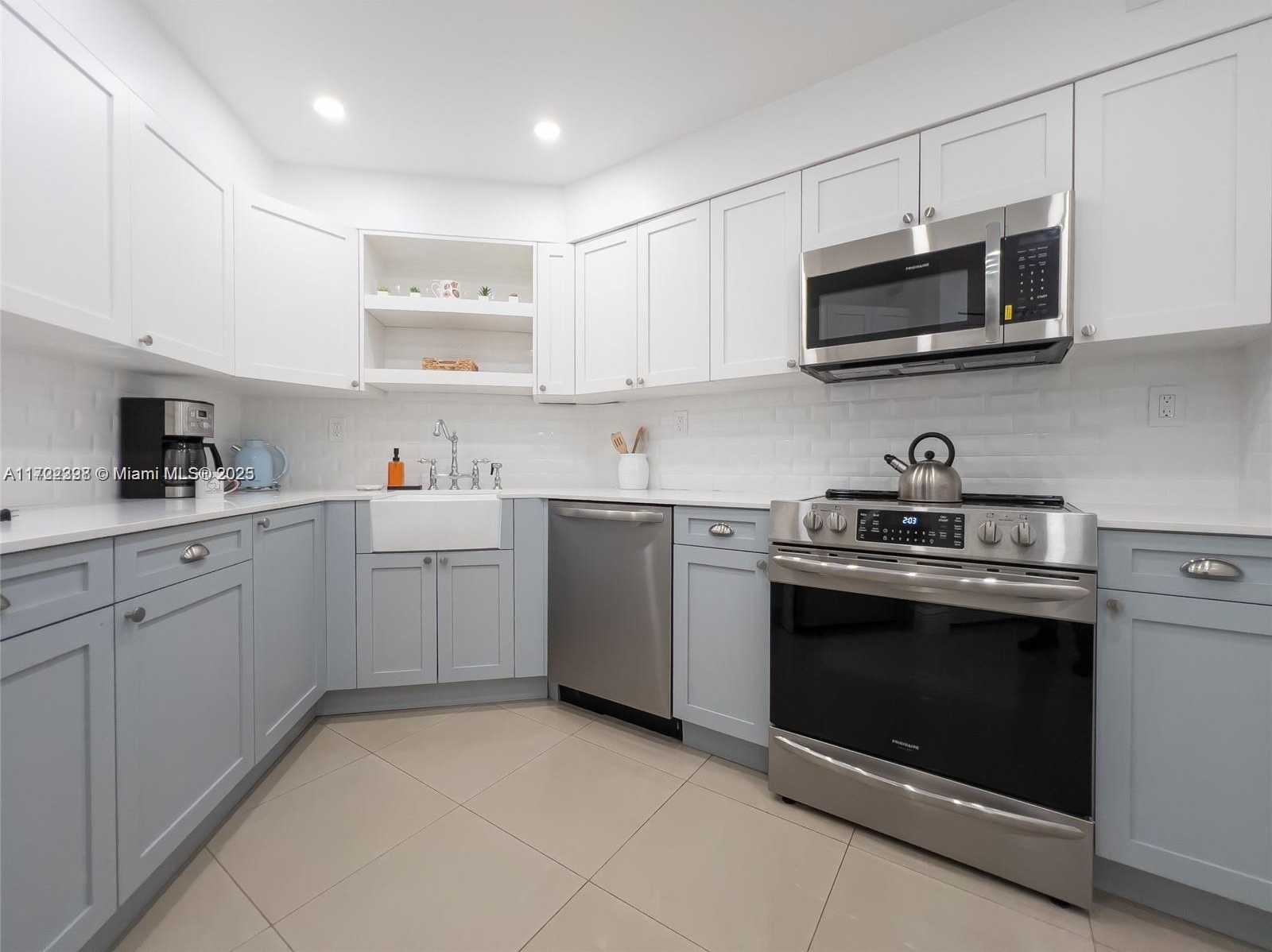 Small Image of 5161 COLLINS AVE #812, Miami Beach Number 22