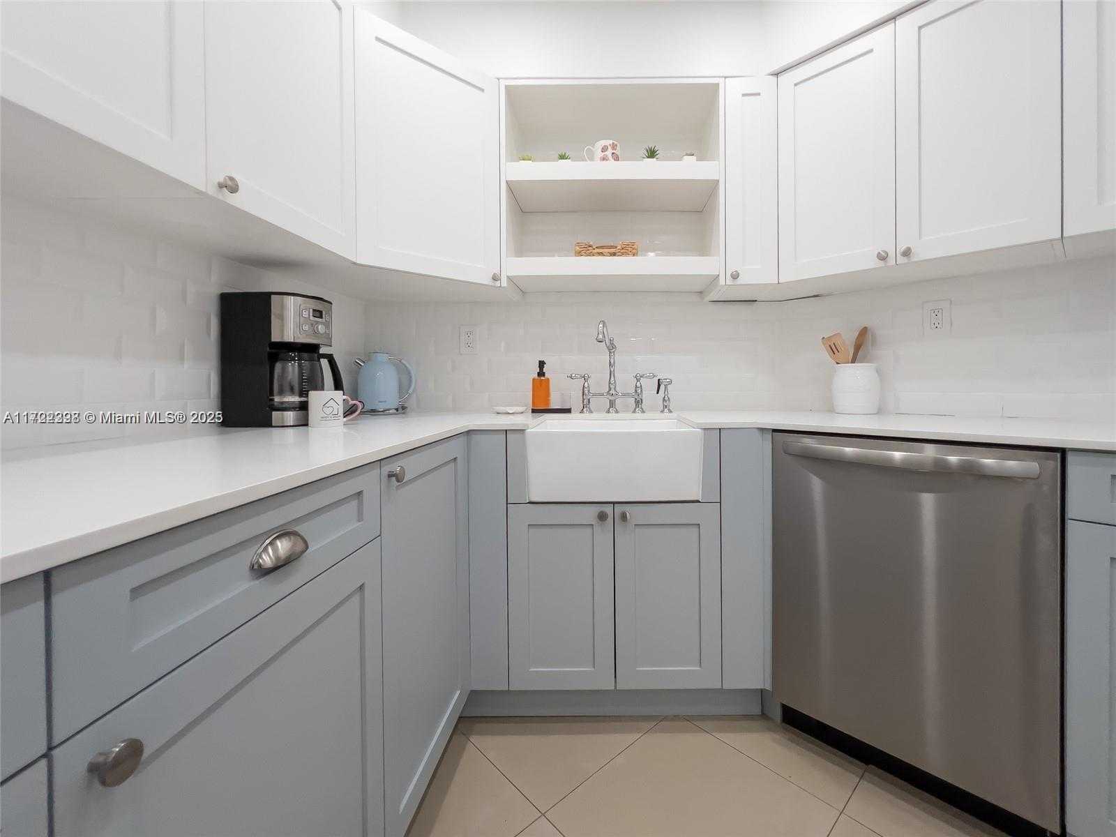 Small Image of 5161 COLLINS AVE #812, Miami Beach Number 25