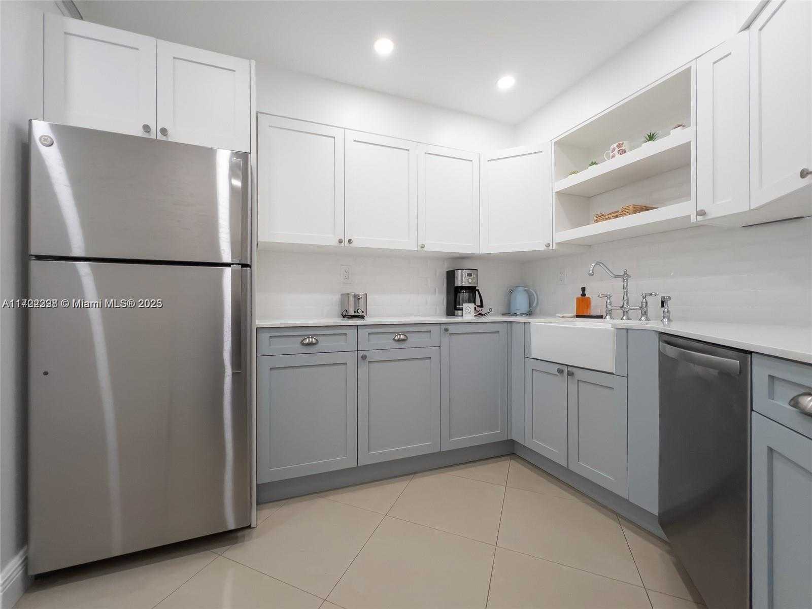 Small Image of 5161 COLLINS AVE #812, Miami Beach Number 31