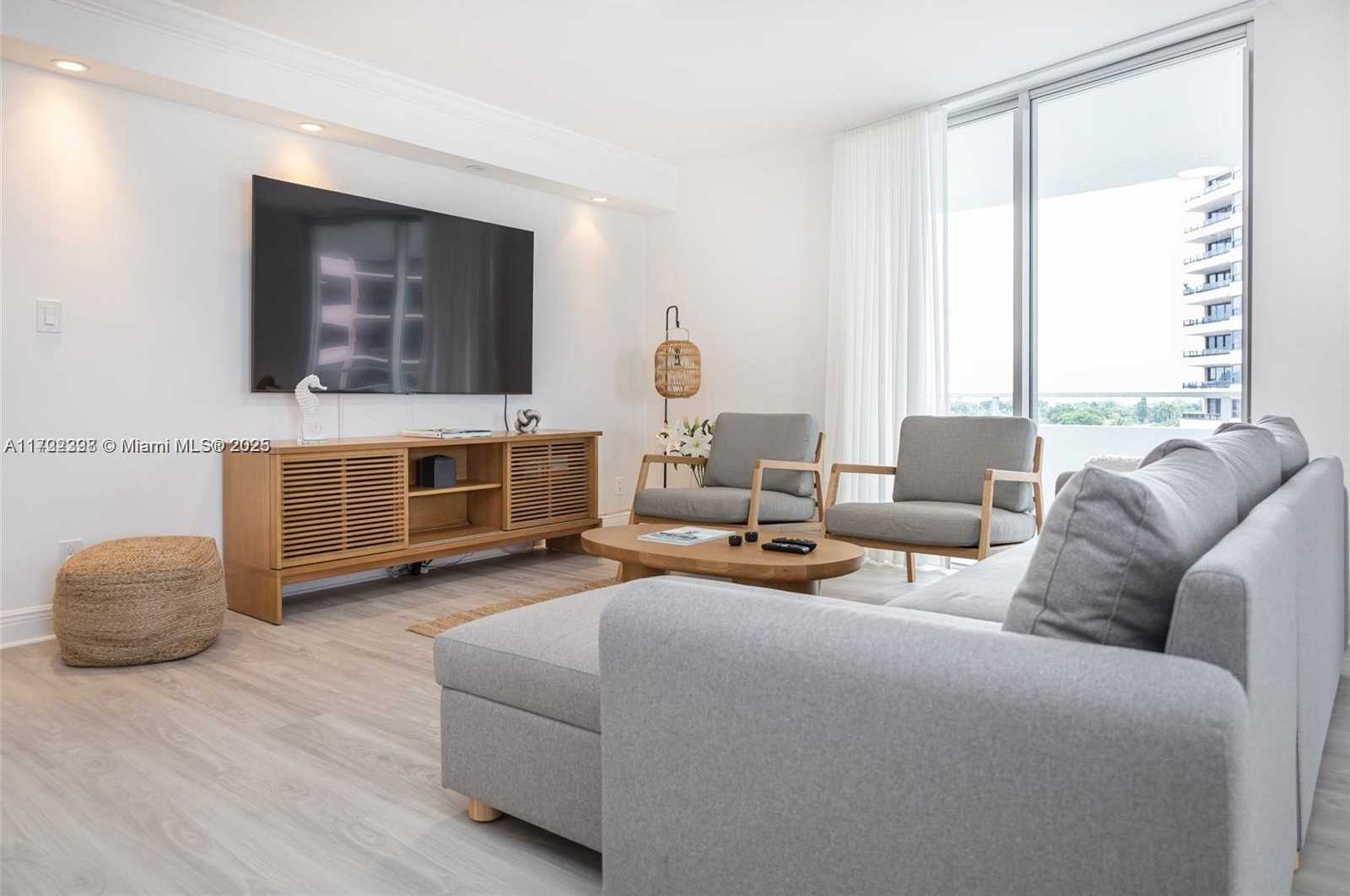 Small Image of 5161 COLLINS AVE #812, Miami Beach Number 42