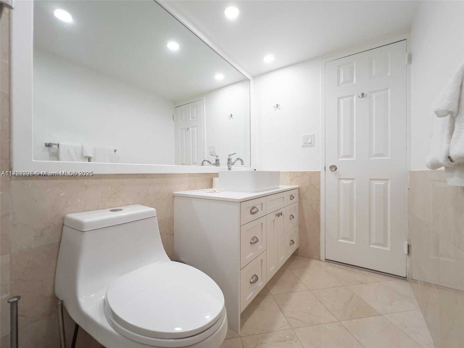 Small Image of 5161 COLLINS AVE #812, Miami Beach Number 9