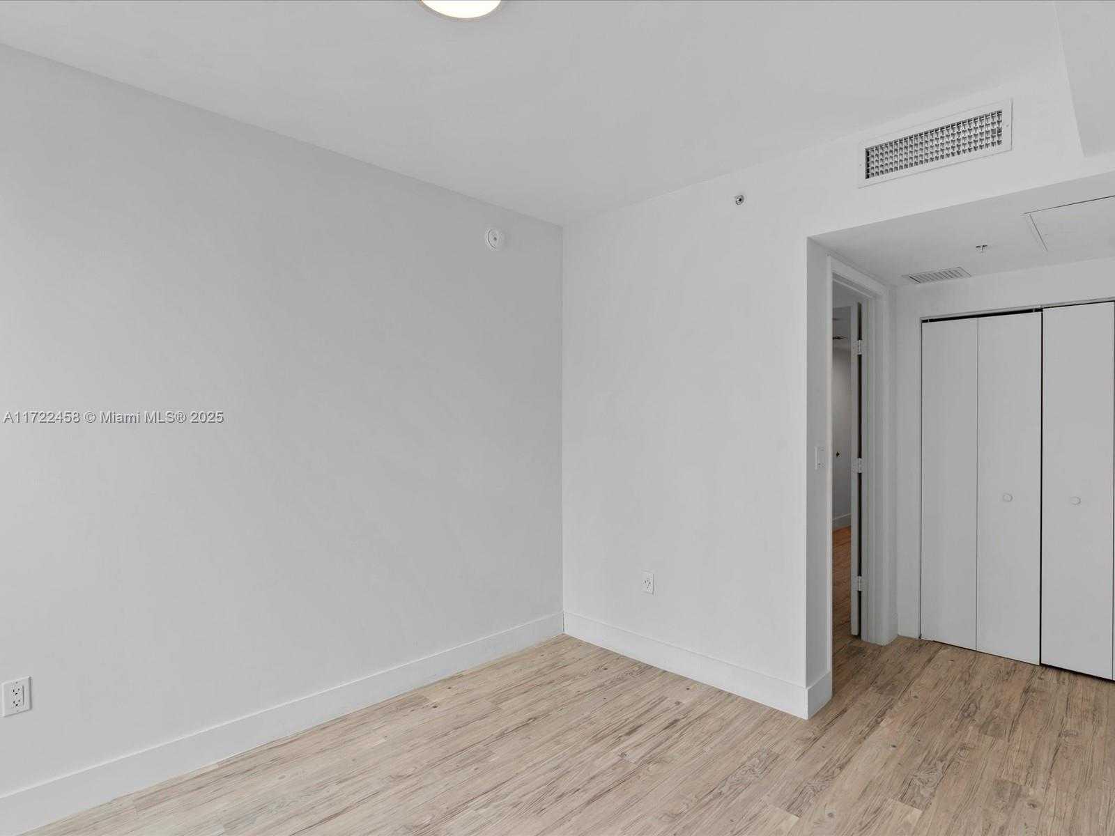 Small Image of 92 SOUTH WEST 3RD ST #704, Miami Number 19