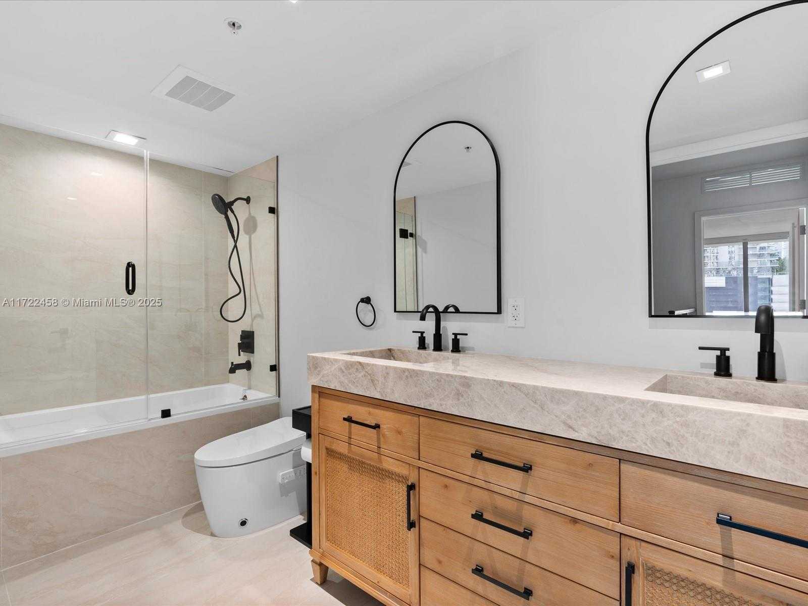 Small Image of 92 SOUTH WEST 3RD ST #704, Miami Number 30