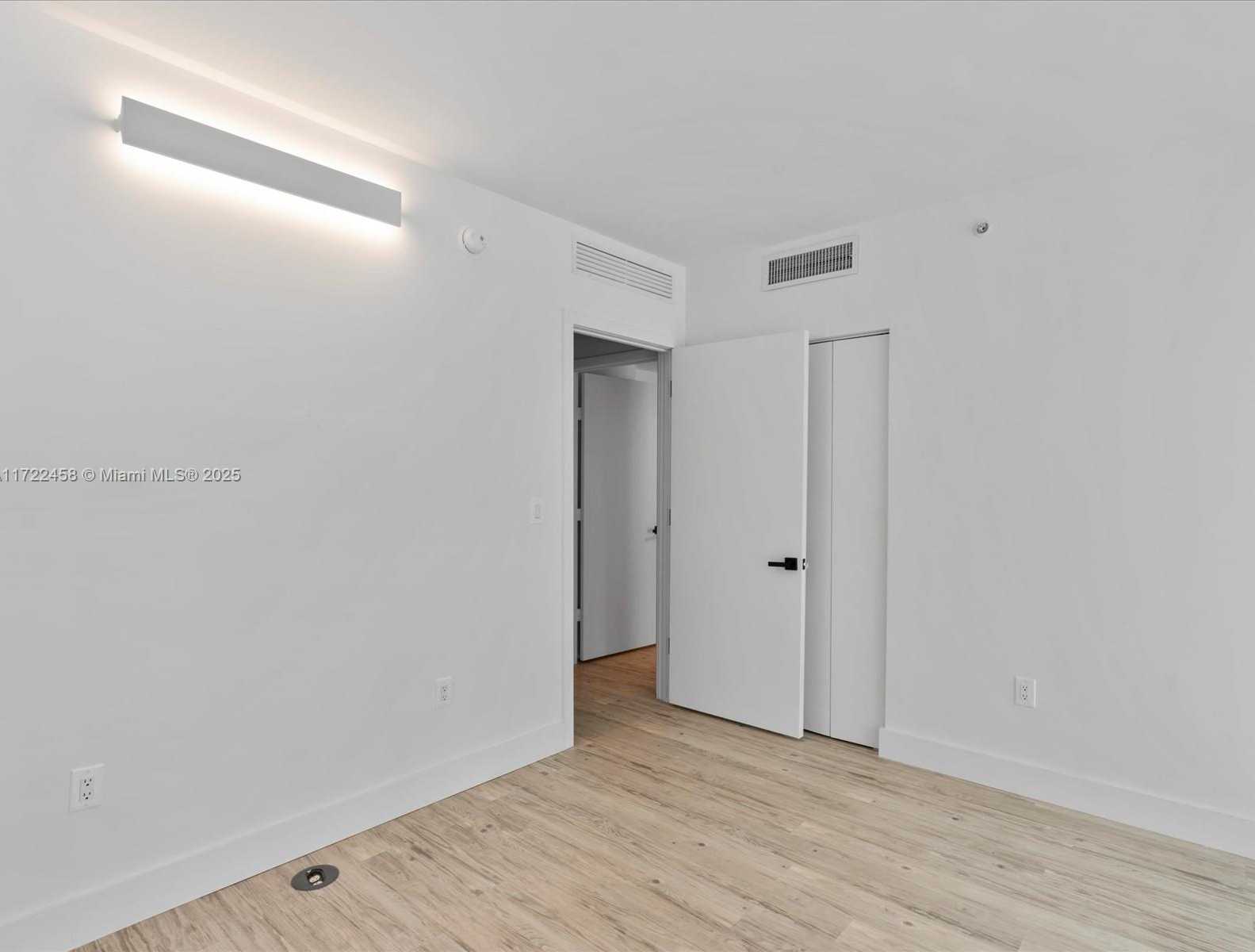 Small Image of 92 SOUTH WEST 3RD ST #704, Miami Number 34