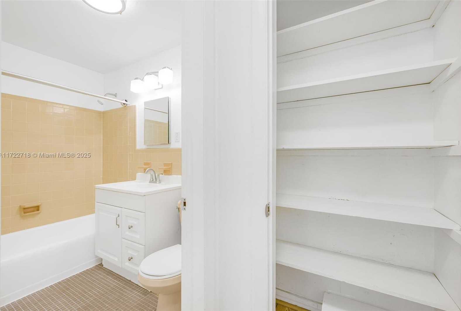 Small Image of 6580 SANTONA ST #A18, Coral Gables Number 18
