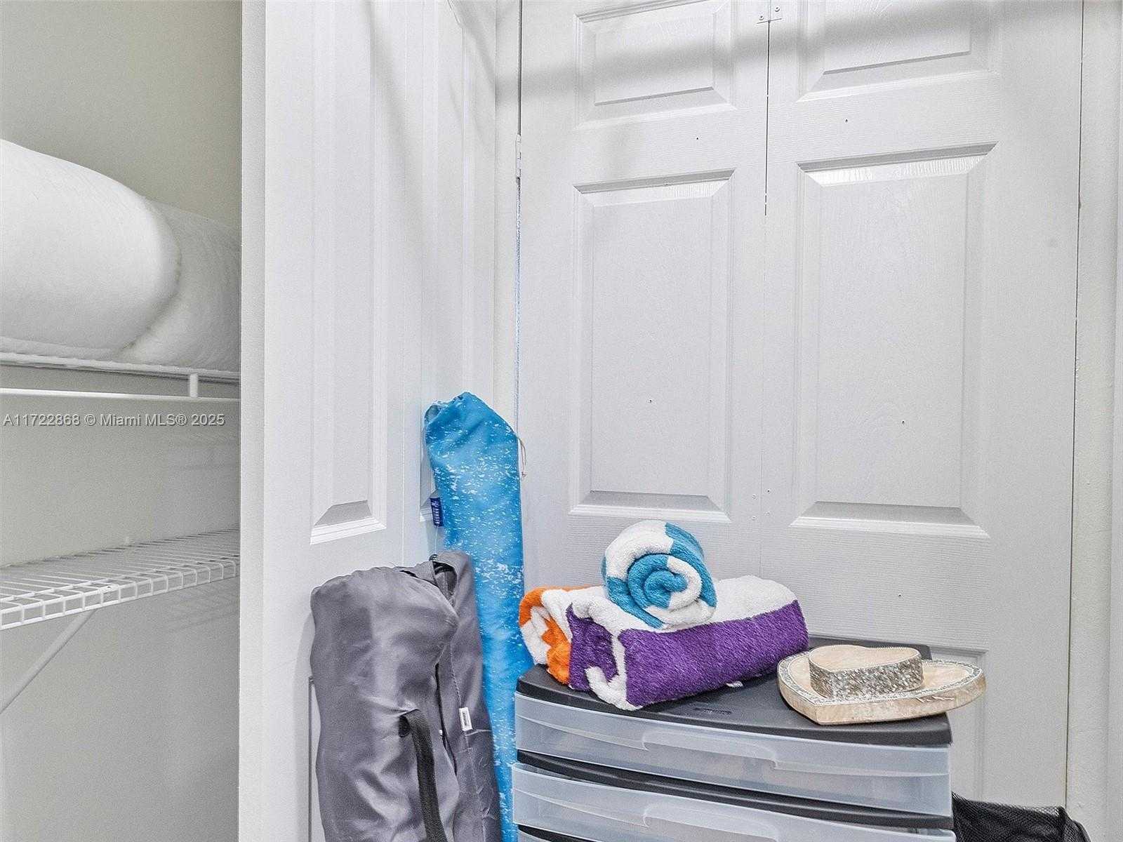 Small Image of 710 WASHINGTON AVE #315 (available July 31), Miami Beach Number 14