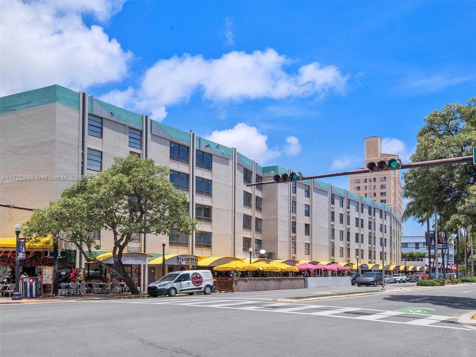Small Image of 710 WASHINGTON AVE #315 (available July 31), Miami Beach Number 2