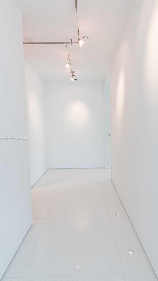 Small Image of 1040 BISCAYNE BLVD #2504, Miami Number 10