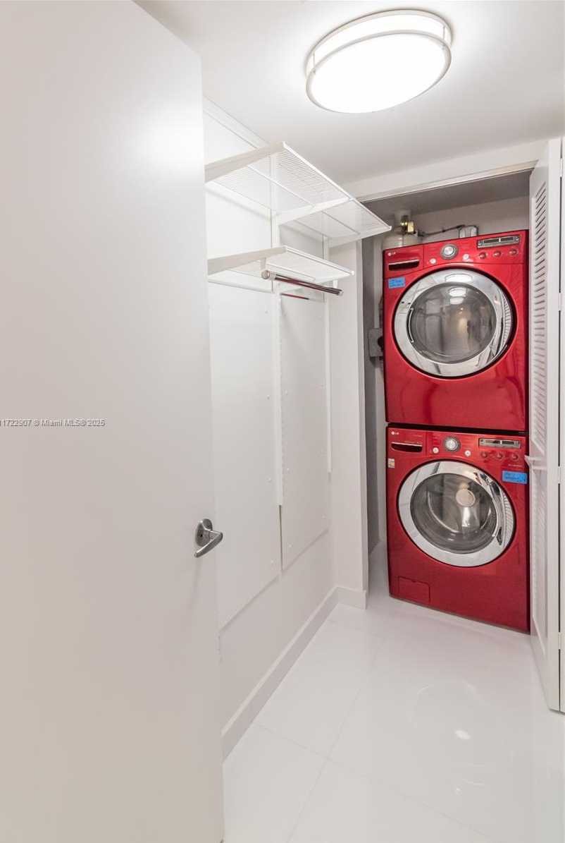 Small Image of 1040 BISCAYNE BLVD #2504, Miami Number 11