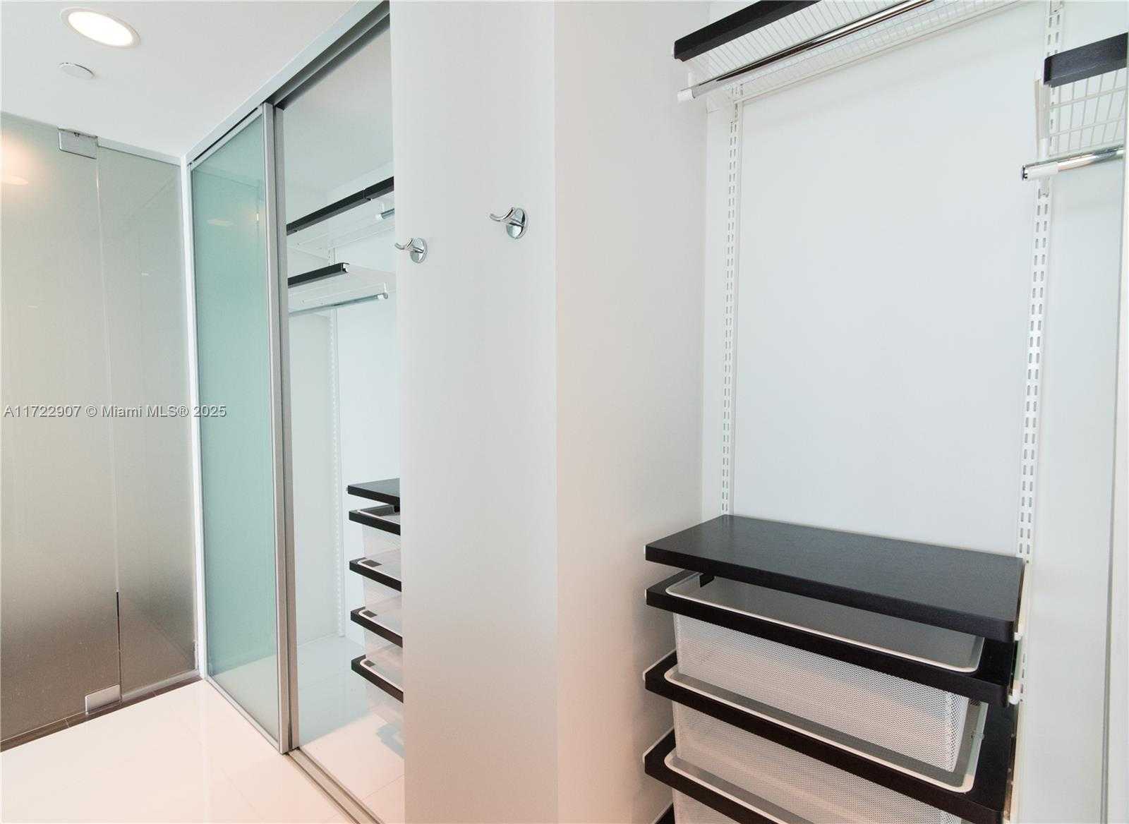 Small Image of 1040 BISCAYNE BLVD #2504, Miami Number 16