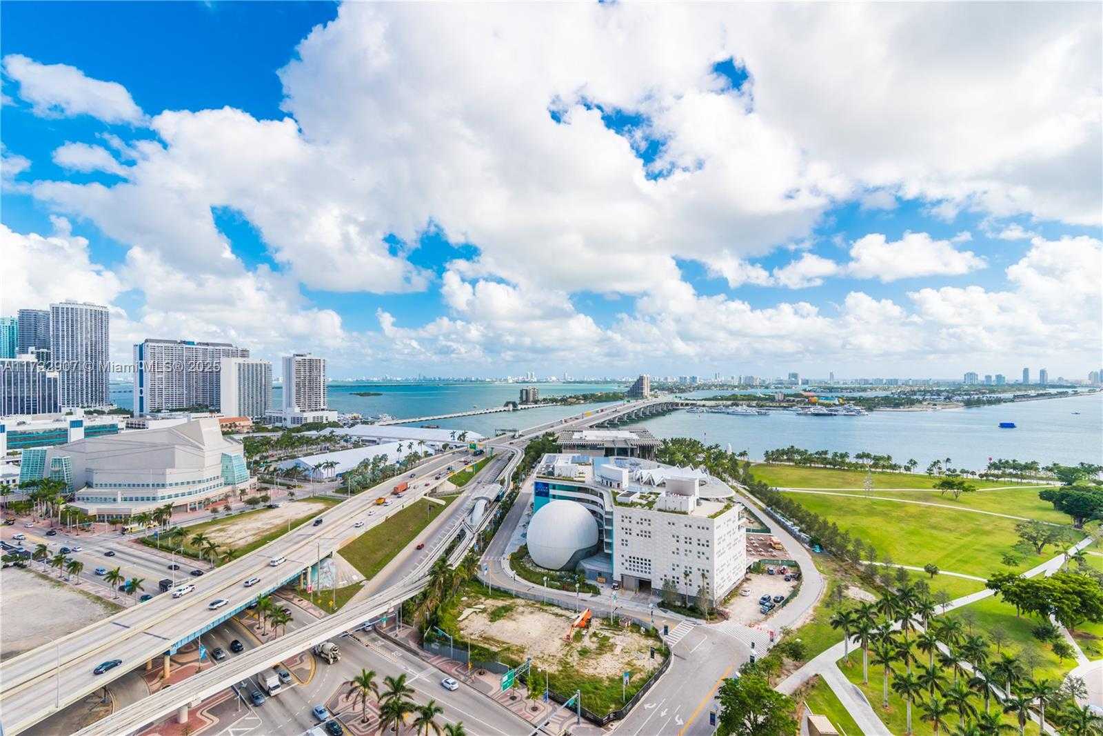 Small Image of 1040 BISCAYNE BLVD #2504, Miami Number 18