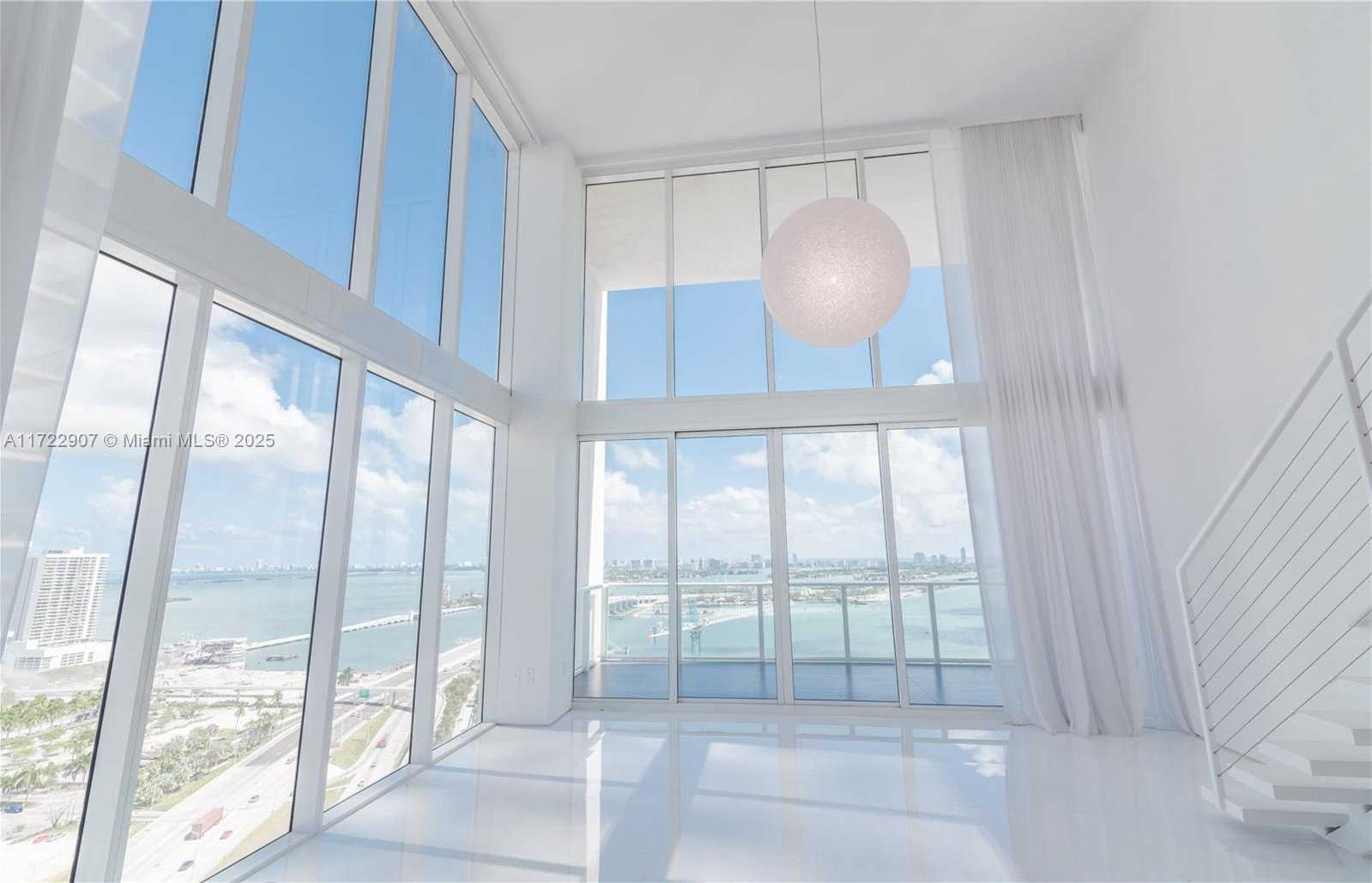 Small Image of 1040 BISCAYNE BLVD #2504, Miami Number 2