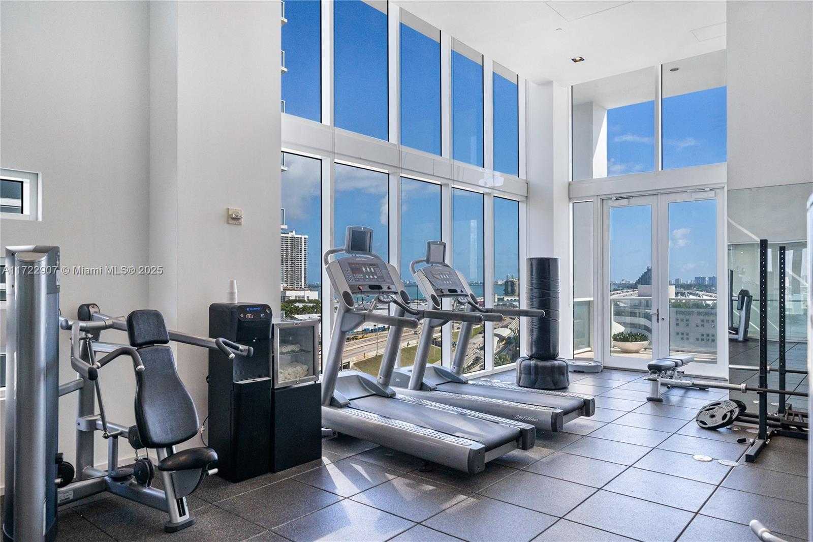 Small Image of 1040 BISCAYNE BLVD #2504, Miami Number 25