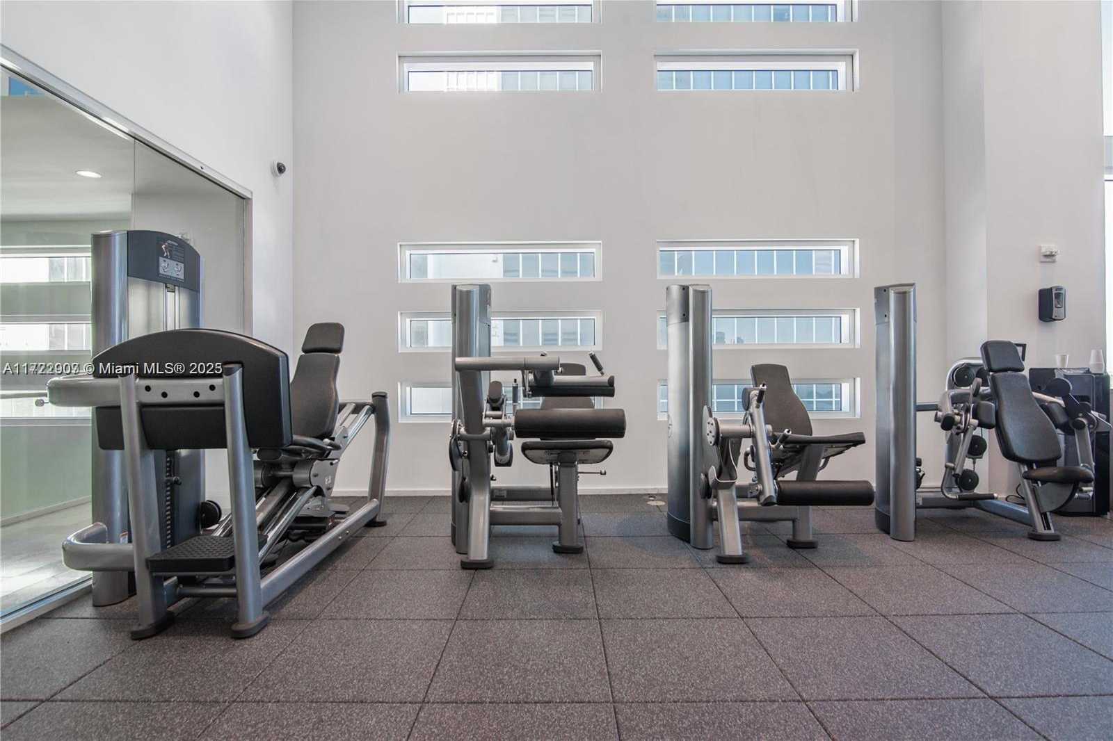 Small Image of 1040 BISCAYNE BLVD #2504, Miami Number 26