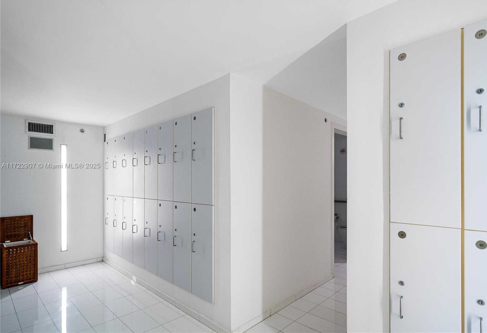 Small Image of 1040 BISCAYNE BLVD #2504, Miami Number 29