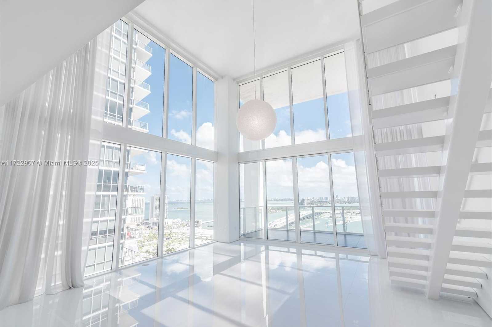 Small Image of 1040 BISCAYNE BLVD #2504, Miami Number 3