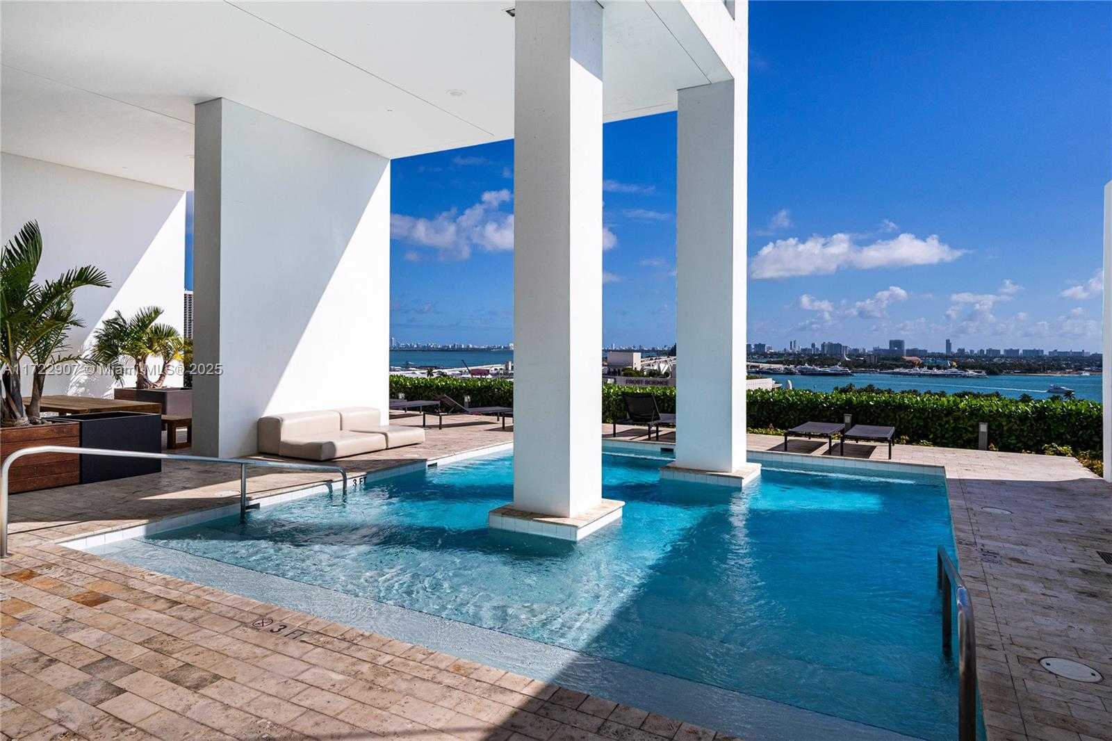 Small Image of 1040 BISCAYNE BLVD #2504, Miami Number 32