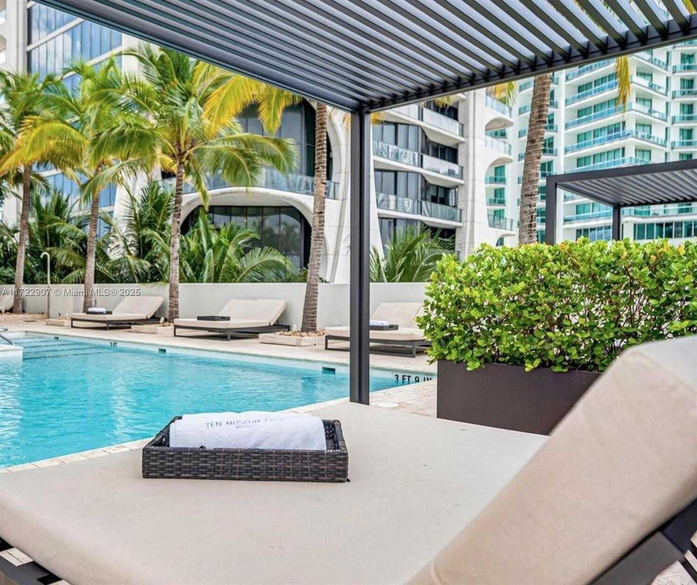 Small Image of 1040 BISCAYNE BLVD #2504, Miami Number 34