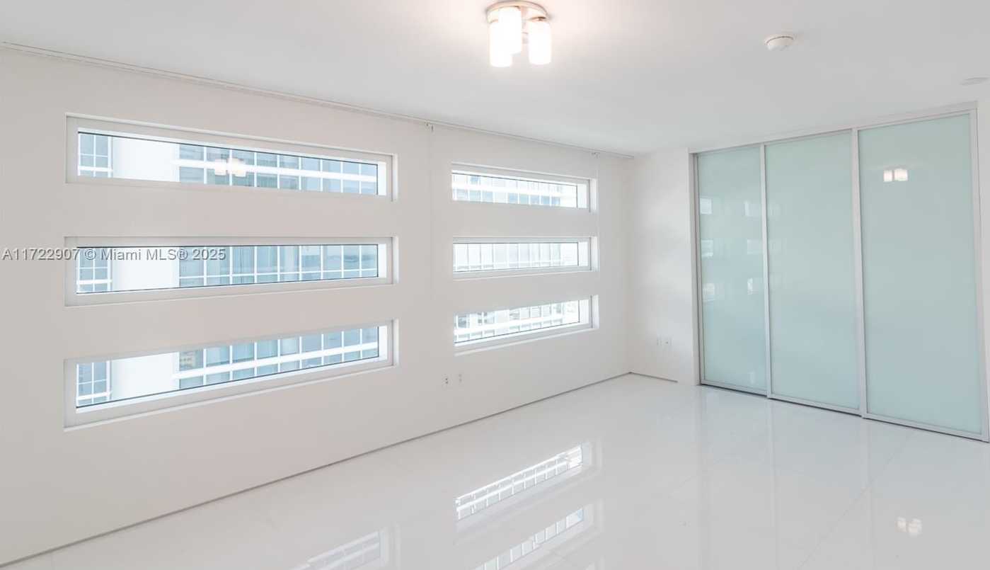 Small Image of 1040 BISCAYNE BLVD #2504, Miami Number 6
