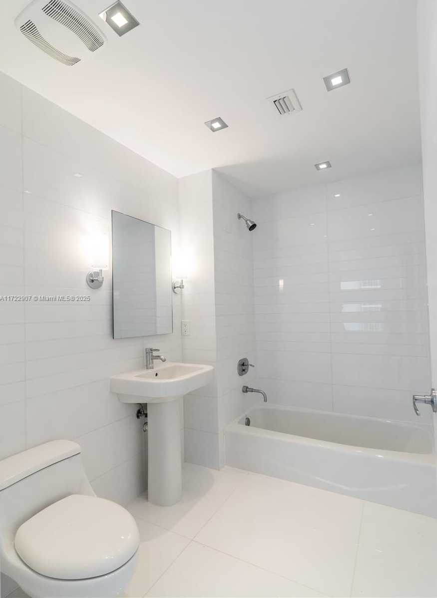 Small Image of 1040 BISCAYNE BLVD #2504, Miami Number 9