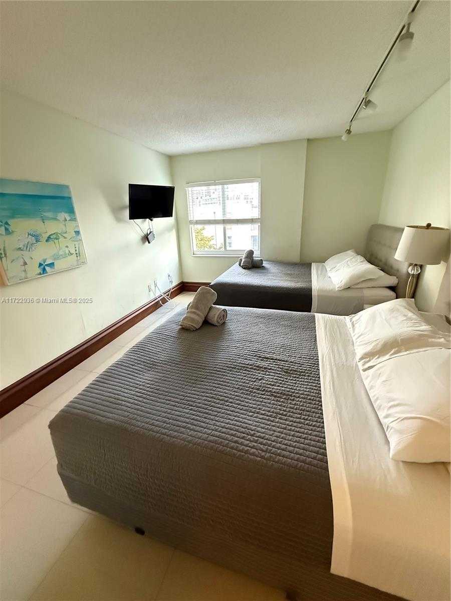 Small Image of 200 178TH DR #605, Sunny Isles Beach Number 10