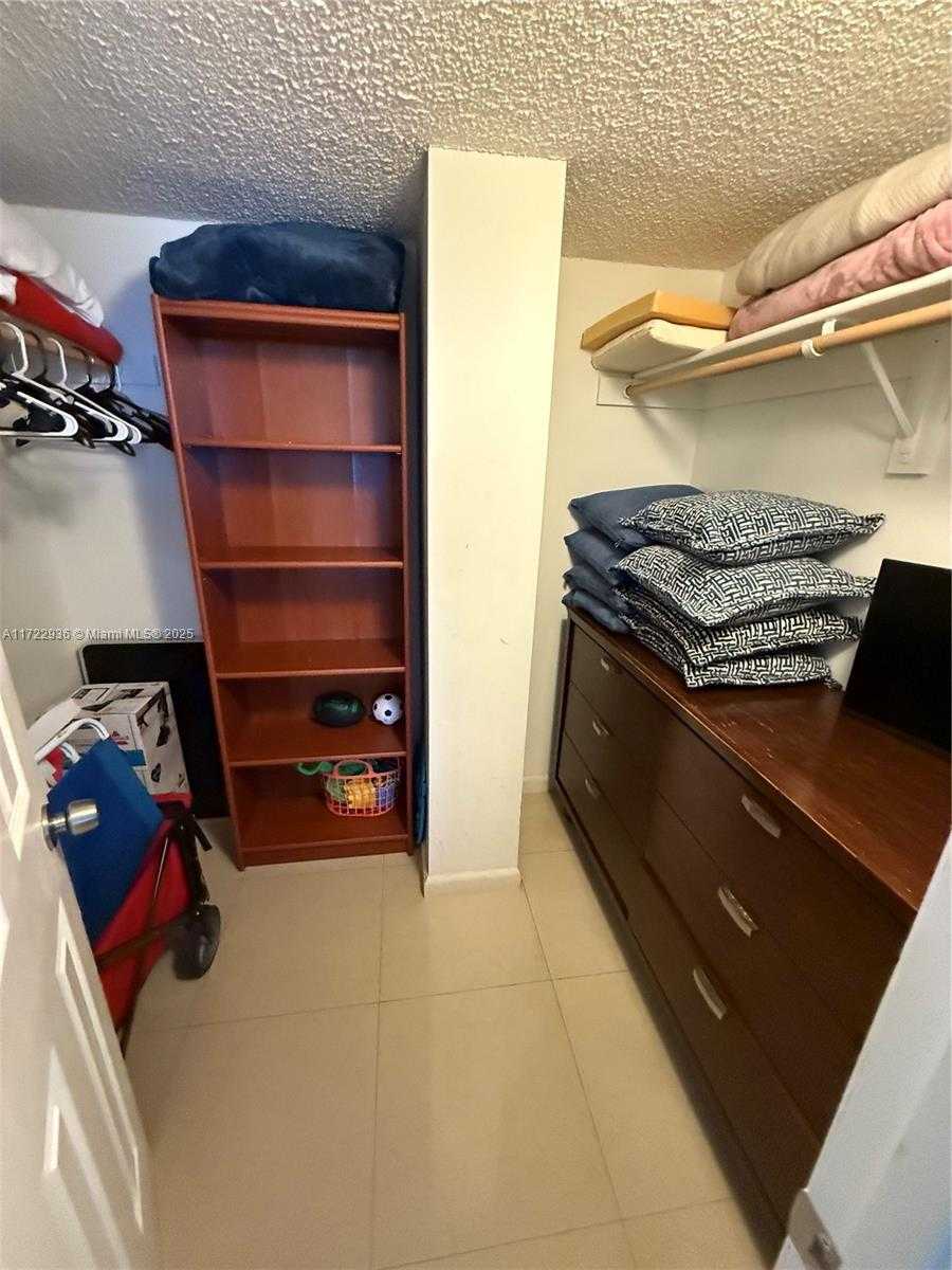 Small Image of 200 178TH DR #605, Sunny Isles Beach Number 12