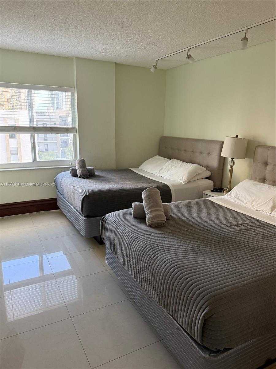 Small Image of 200 178TH DR #605, Sunny Isles Beach Number 14