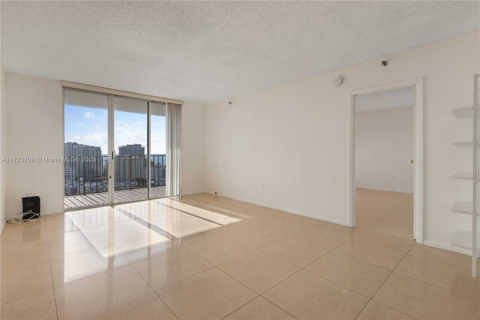 Small Image of 4101 PINE TREE DR #1823, Miami Beach Number 13