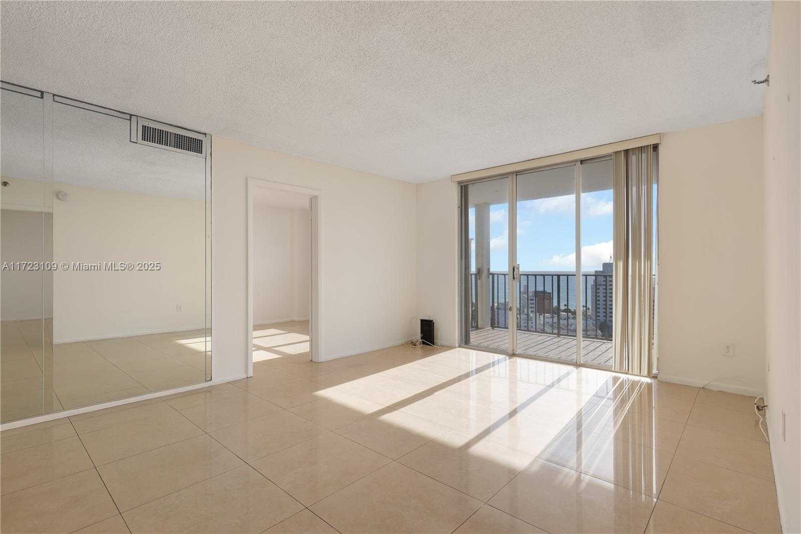 Small Image of 4101 PINE TREE DR #1823, Miami Beach Number 15