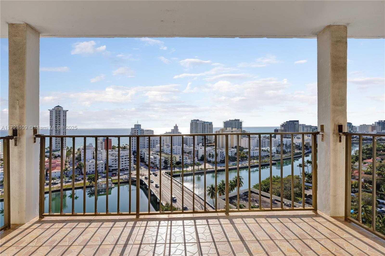 Small Image of 4101 PINE TREE DR #1823, Miami Beach Number 23