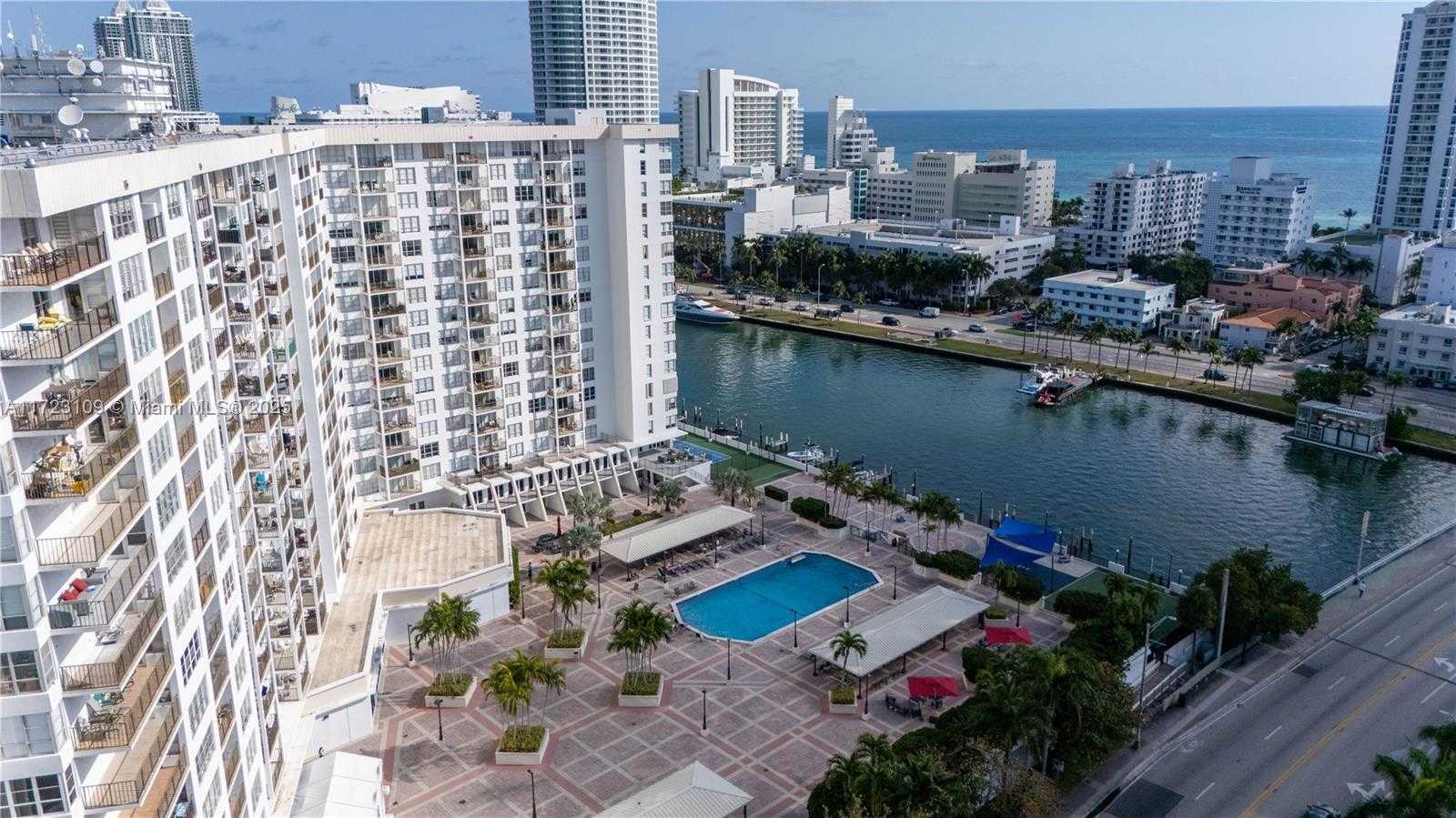 Small Image of 4101 PINE TREE DR #1823, Miami Beach Number 5