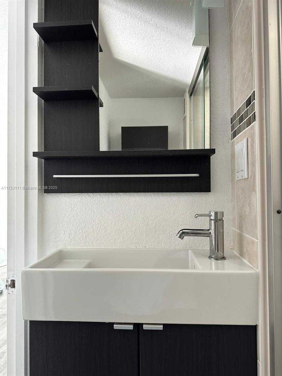 Small Image of 4001 SOUTH OCEAN DR #10D, Hollywood Number 21