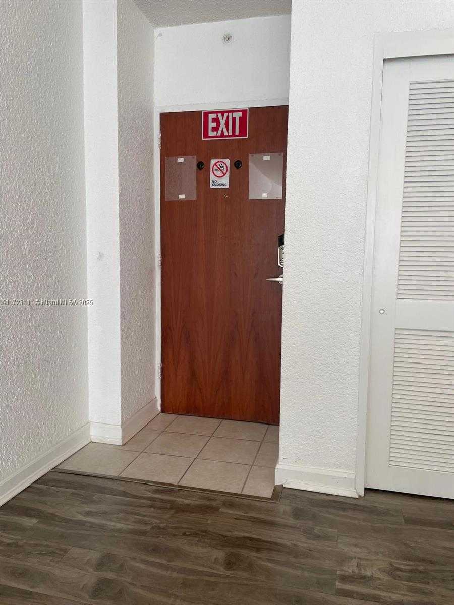 Small Image of 4001 SOUTH OCEAN DR #10D, Hollywood Number 22