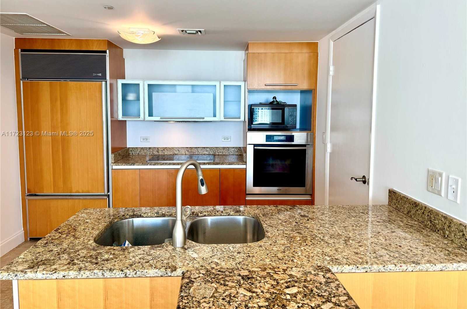 Small Image of 17201 COLLINS AVE #1806, Sunny Isles Beach Number 5