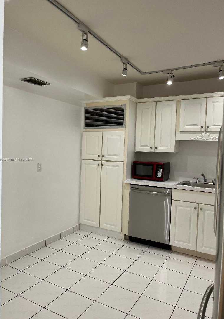 Small Image of 2851 NORTH EAST 183RD ST #1714E, Aventura Number 3