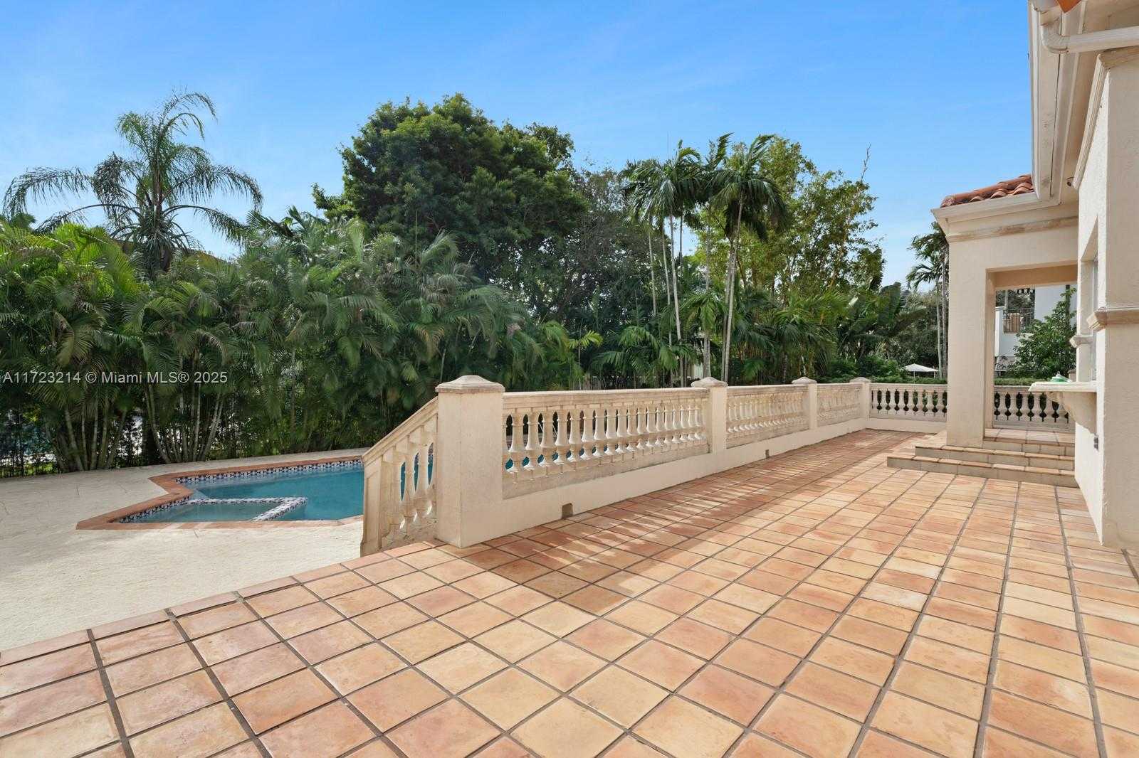 Small Image of 322 COSTA BRAVA CT, Coral Gables Number 14