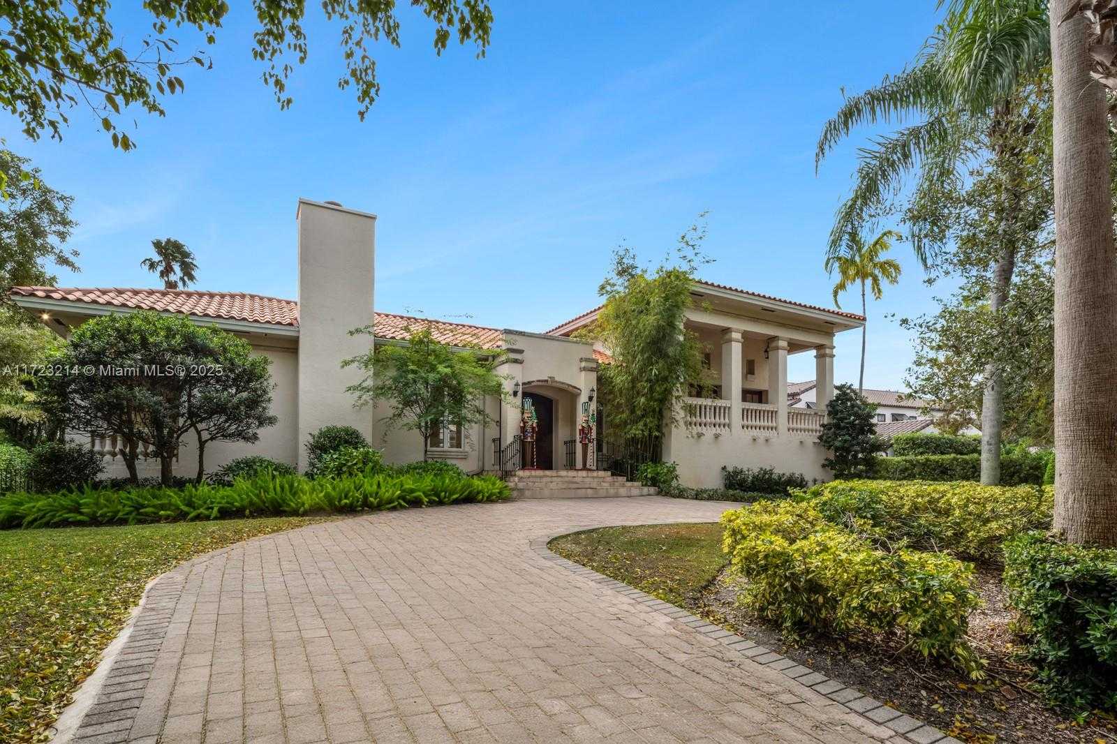 Small Image of 322 COSTA BRAVA CT, Coral Gables Number 2