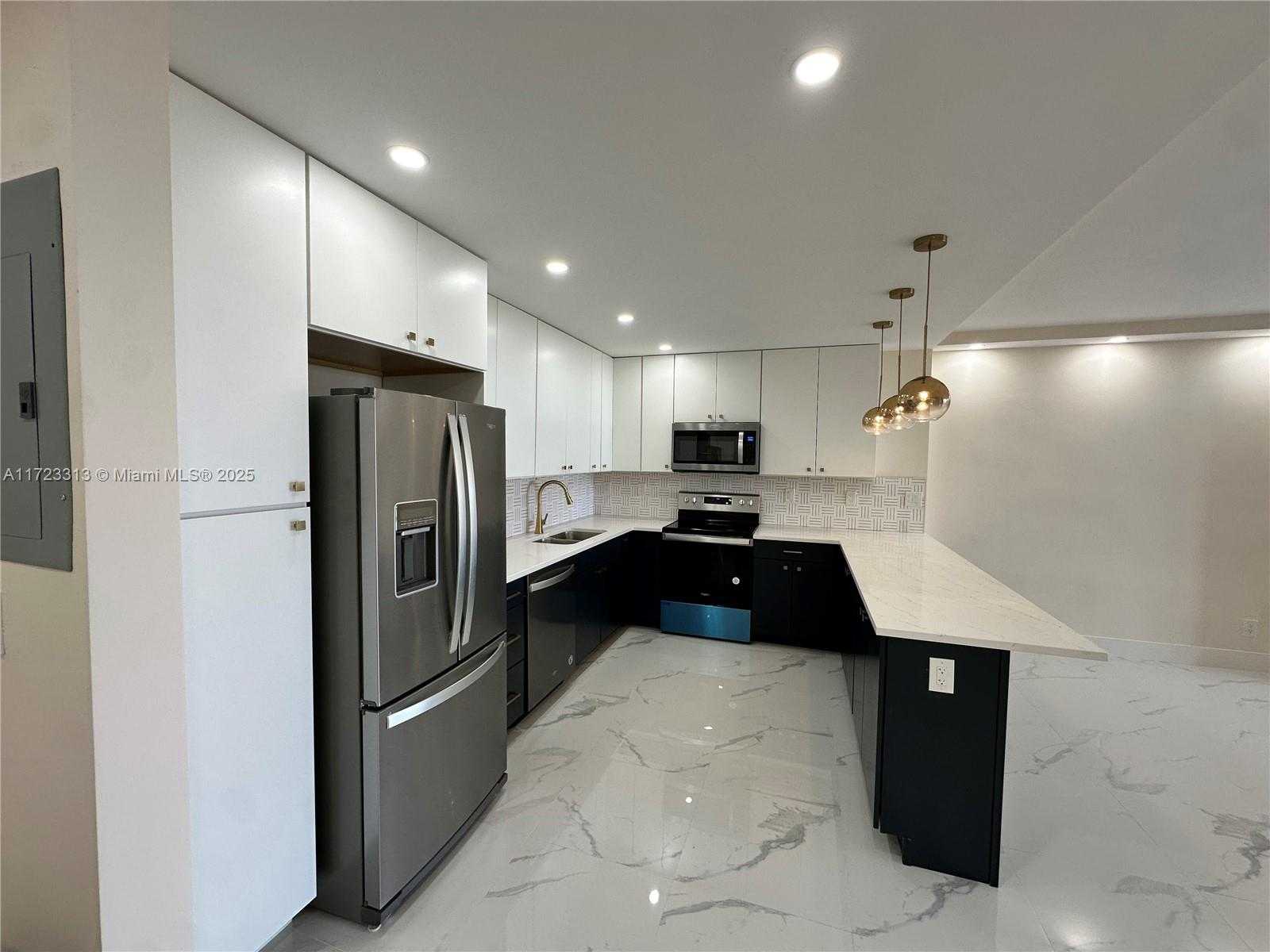 Small Image of 19380 COLLINS AVE #518, Sunny Isles Beach Number 2